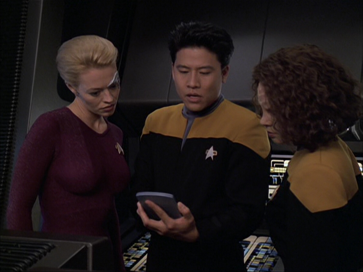 extant_StarTrek_VOY_6x04-TinkerTenorDoctorSpy_01931.jpg
