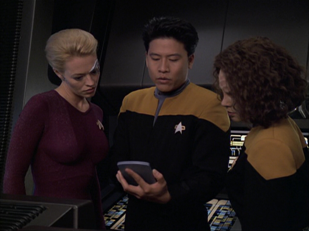 extant_StarTrek_VOY_6x04-TinkerTenorDoctorSpy_01932.jpg
