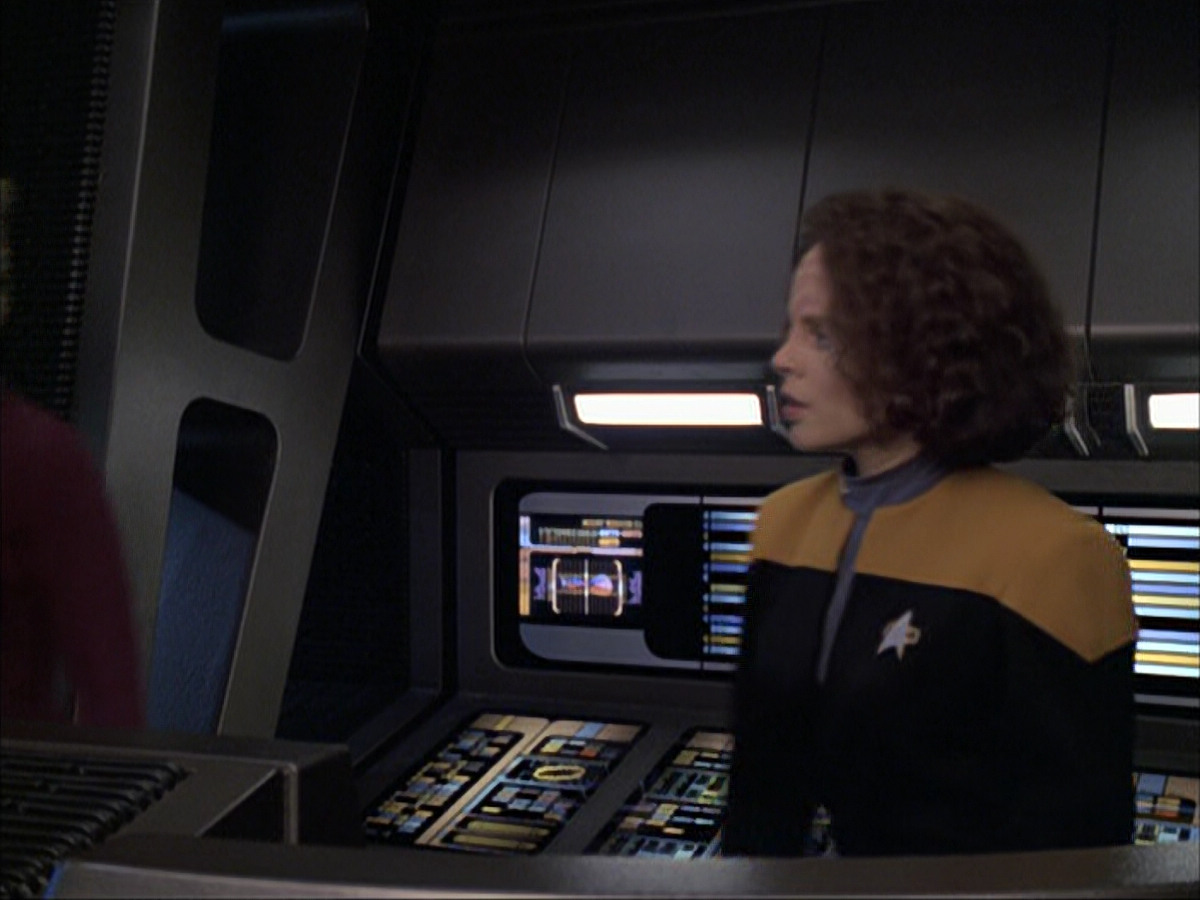 extant_StarTrek_VOY_6x04-TinkerTenorDoctorSpy_01943.jpg