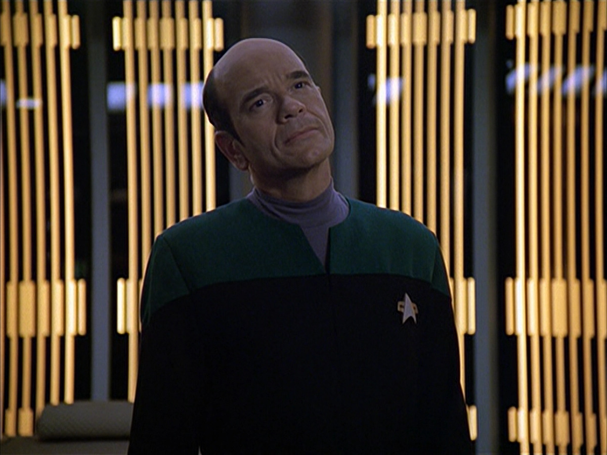 extant_StarTrek_VOY_6x04-TinkerTenorDoctorSpy_01959.jpg