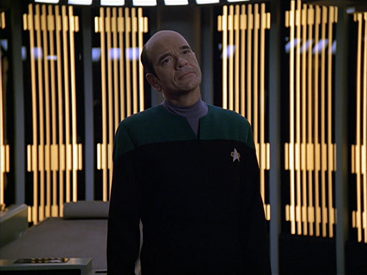 extant_StarTrek_VOY_6x04-TinkerTenorDoctorSpy_01963.jpg