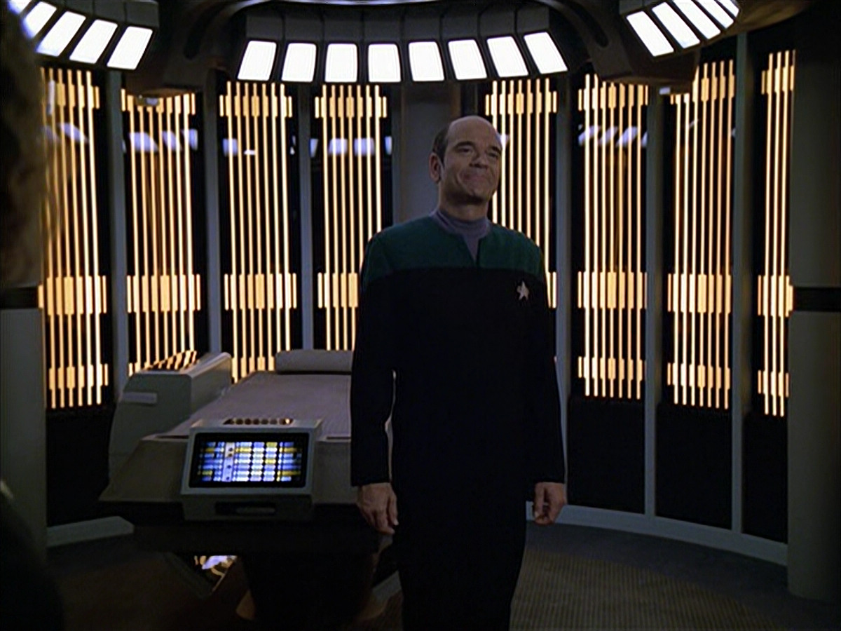 extant_StarTrek_VOY_6x04-TinkerTenorDoctorSpy_01968.jpg