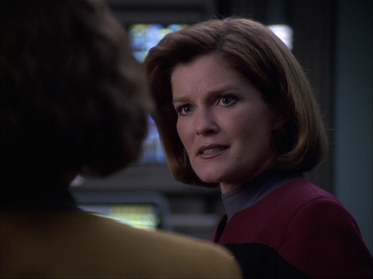 extant_StarTrek_VOY_6x04-TinkerTenorDoctorSpy_01998.jpg