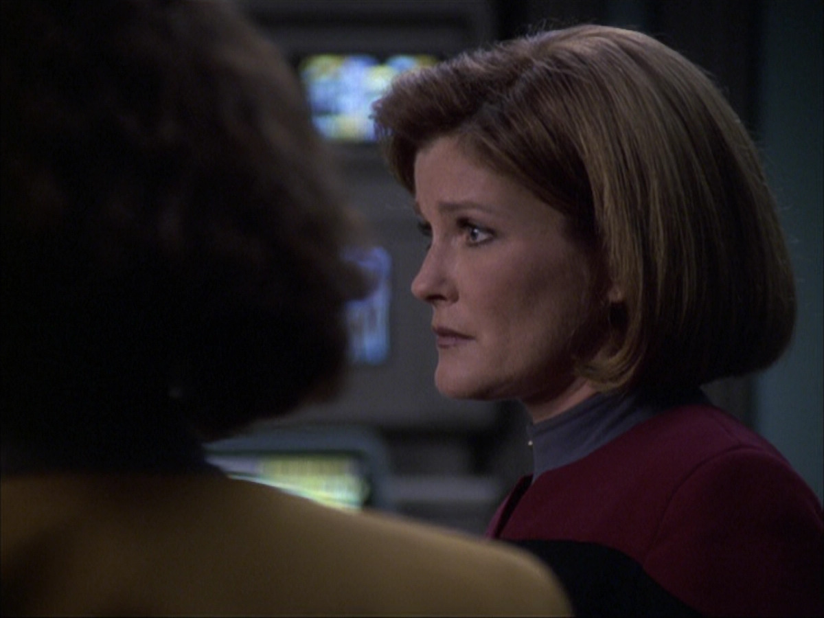 extant_StarTrek_VOY_6x04-TinkerTenorDoctorSpy_02015.jpg