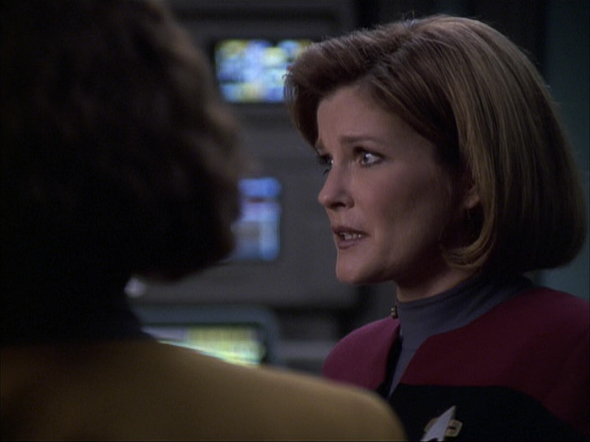 extant_StarTrek_VOY_6x04-TinkerTenorDoctorSpy_02022.jpg