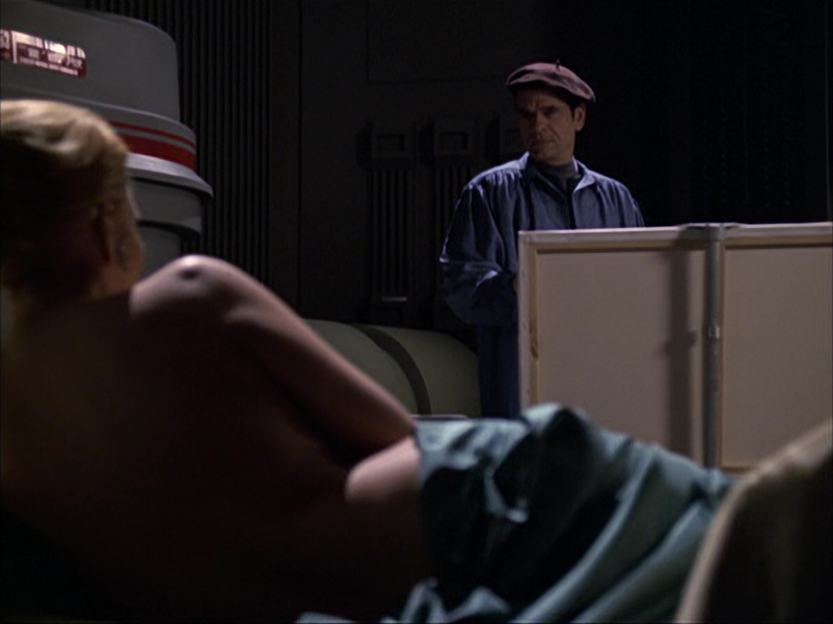 extant_StarTrek_VOY_6x04-TinkerTenorDoctorSpy_02037.jpg