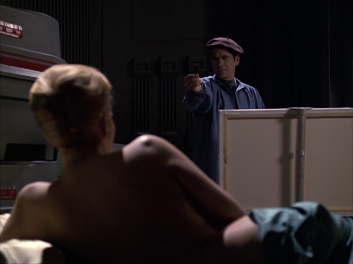 extant_StarTrek_VOY_6x04-TinkerTenorDoctorSpy_02040.jpg