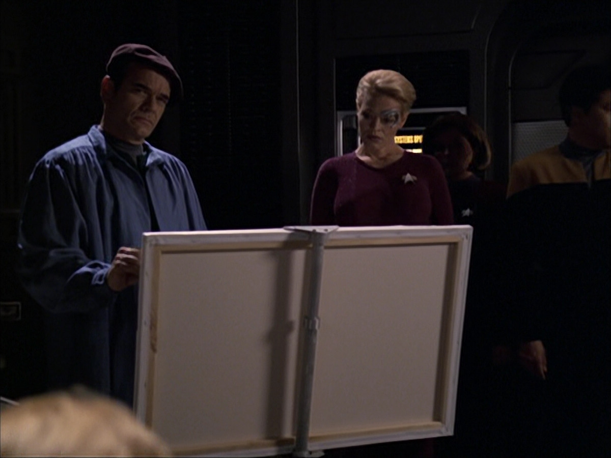 extant_StarTrek_VOY_6x04-TinkerTenorDoctorSpy_02055.jpg