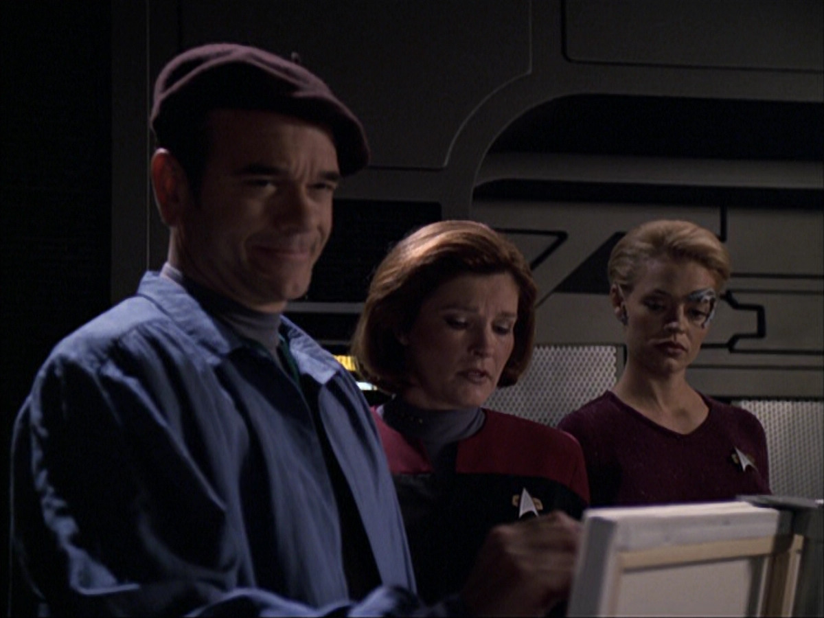 extant_StarTrek_VOY_6x04-TinkerTenorDoctorSpy_02064.jpg