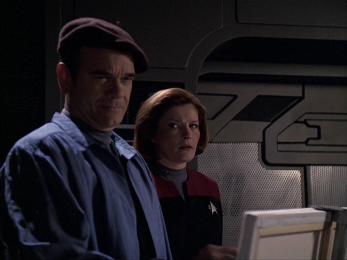 extant_StarTrek_VOY_6x04-TinkerTenorDoctorSpy_02070.jpg