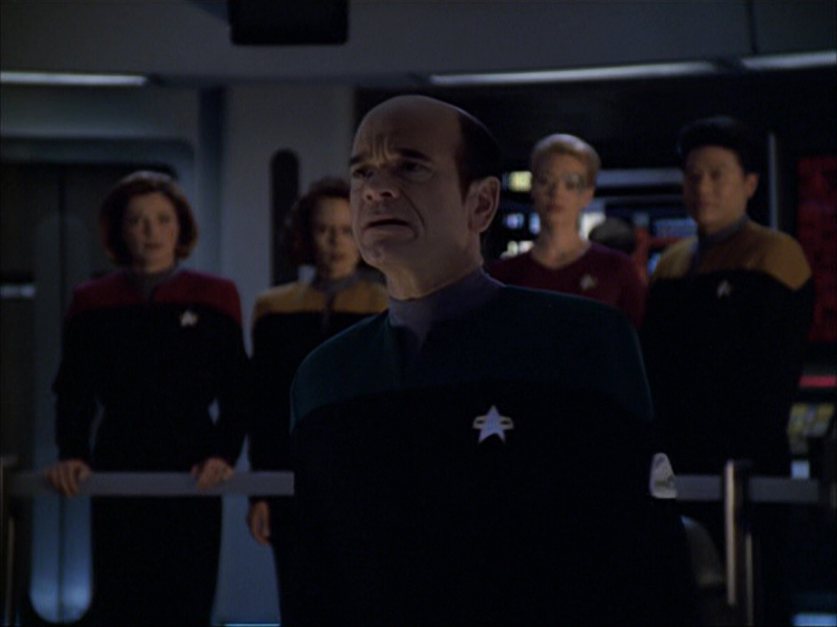 extant_StarTrek_VOY_6x04-TinkerTenorDoctorSpy_02095.jpg