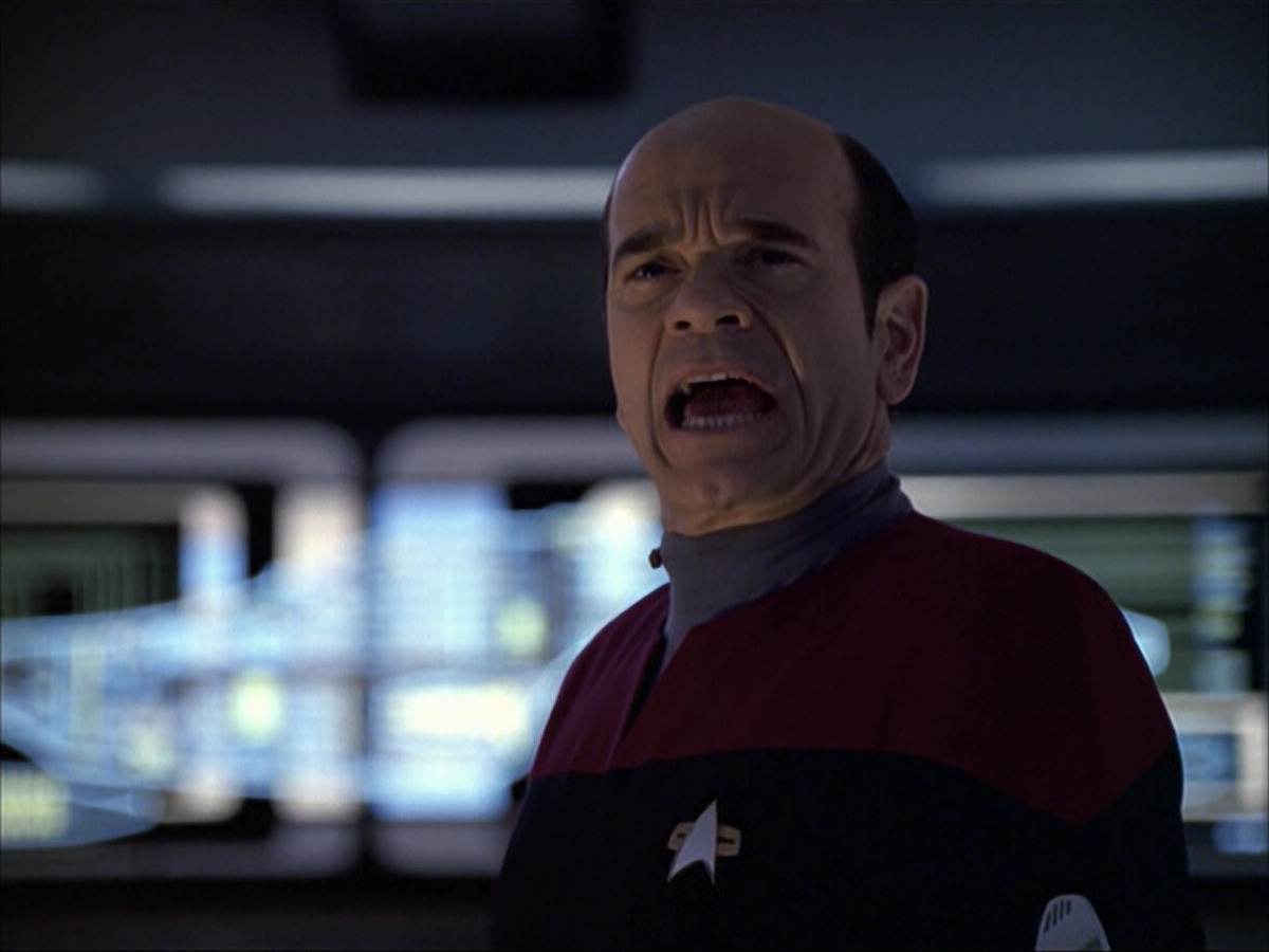 extant_StarTrek_VOY_6x04-TinkerTenorDoctorSpy_02111.jpg
