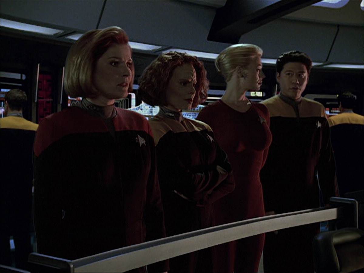 extant_StarTrek_VOY_6x04-TinkerTenorDoctorSpy_02119.jpg
