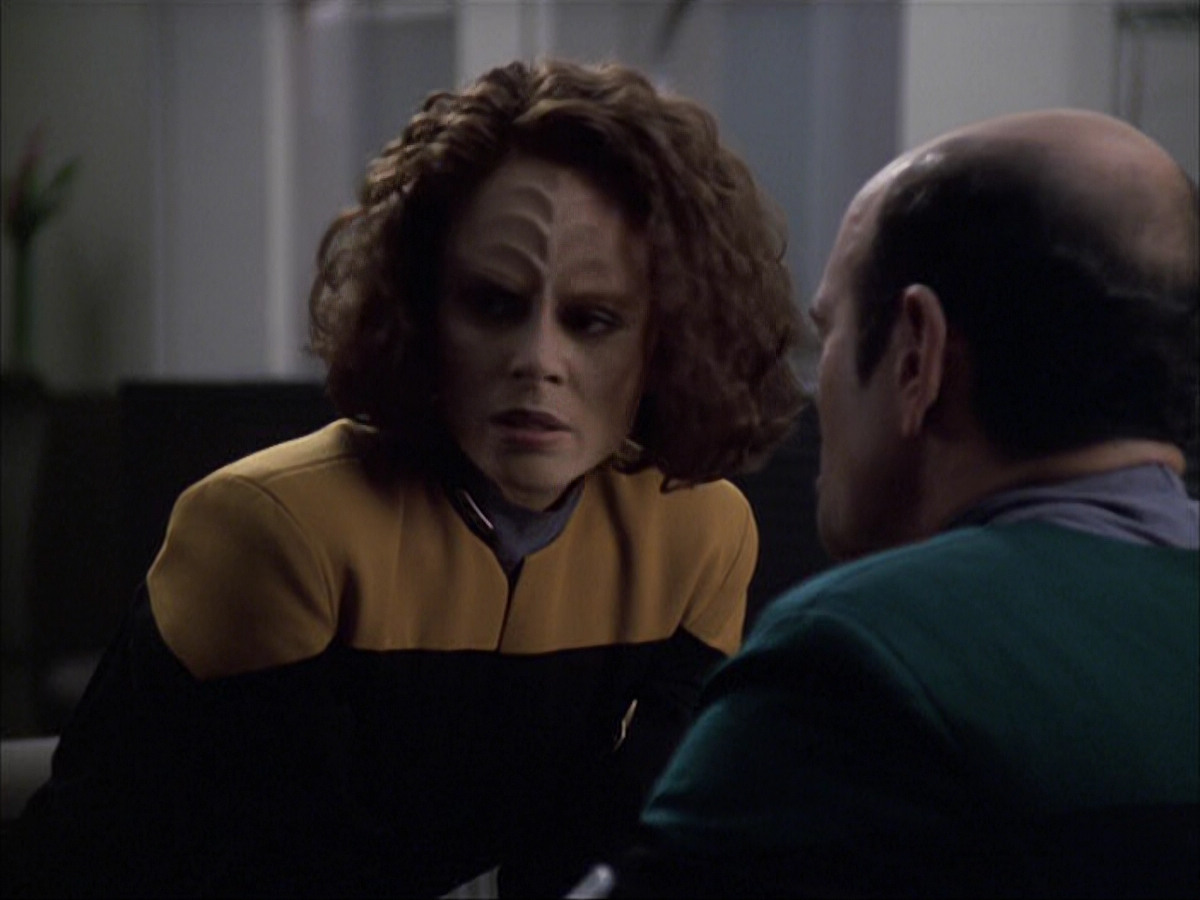extant_StarTrek_VOY_6x04-TinkerTenorDoctorSpy_02171.jpg