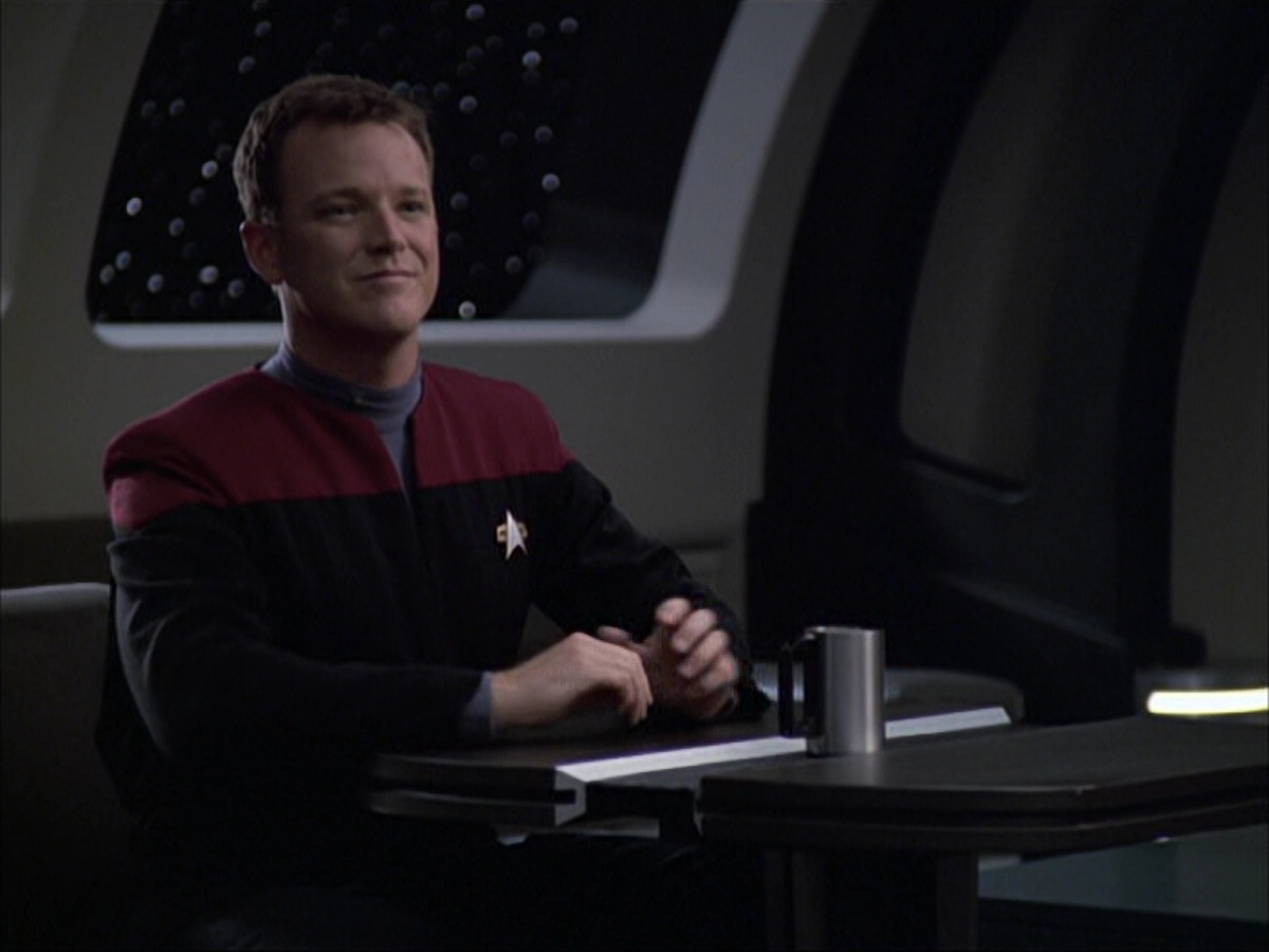 extant_StarTrek_VOY_6x04-TinkerTenorDoctorSpy_02175.jpg