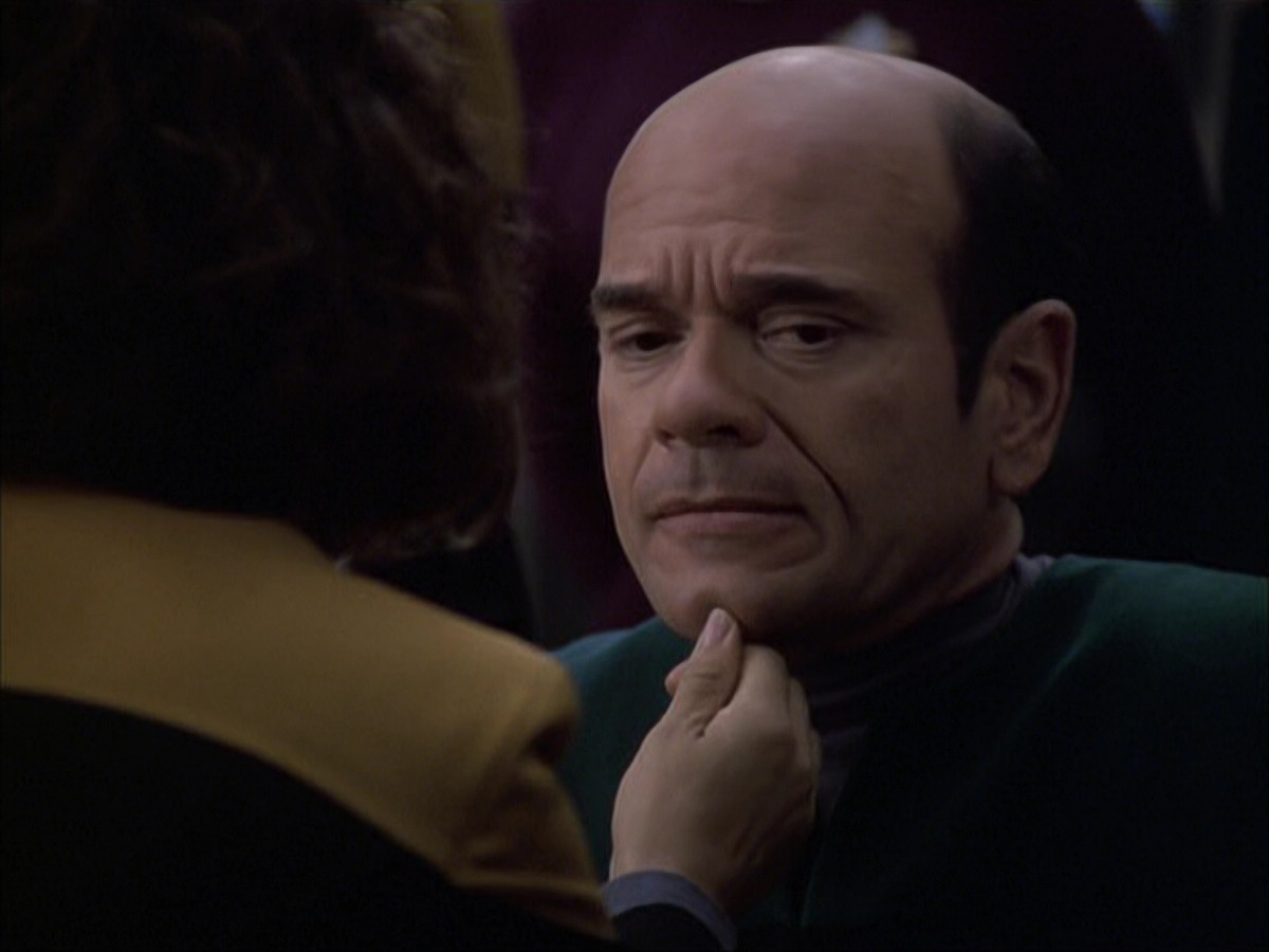 extant_StarTrek_VOY_6x04-TinkerTenorDoctorSpy_02183.jpg
