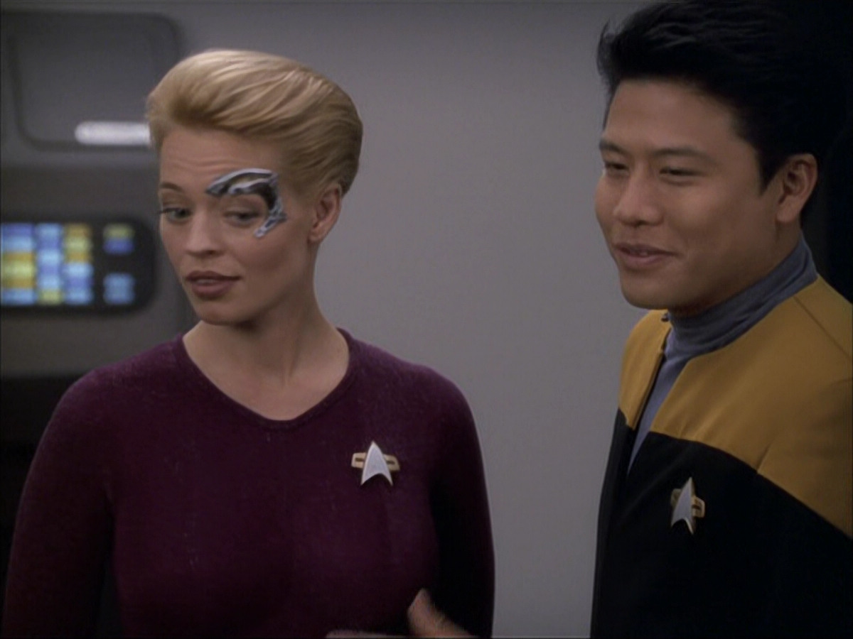 extant_StarTrek_VOY_6x04-TinkerTenorDoctorSpy_02189.jpg