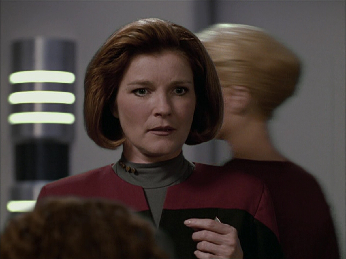 extant_StarTrek_VOY_6x04-TinkerTenorDoctorSpy_02194.jpg