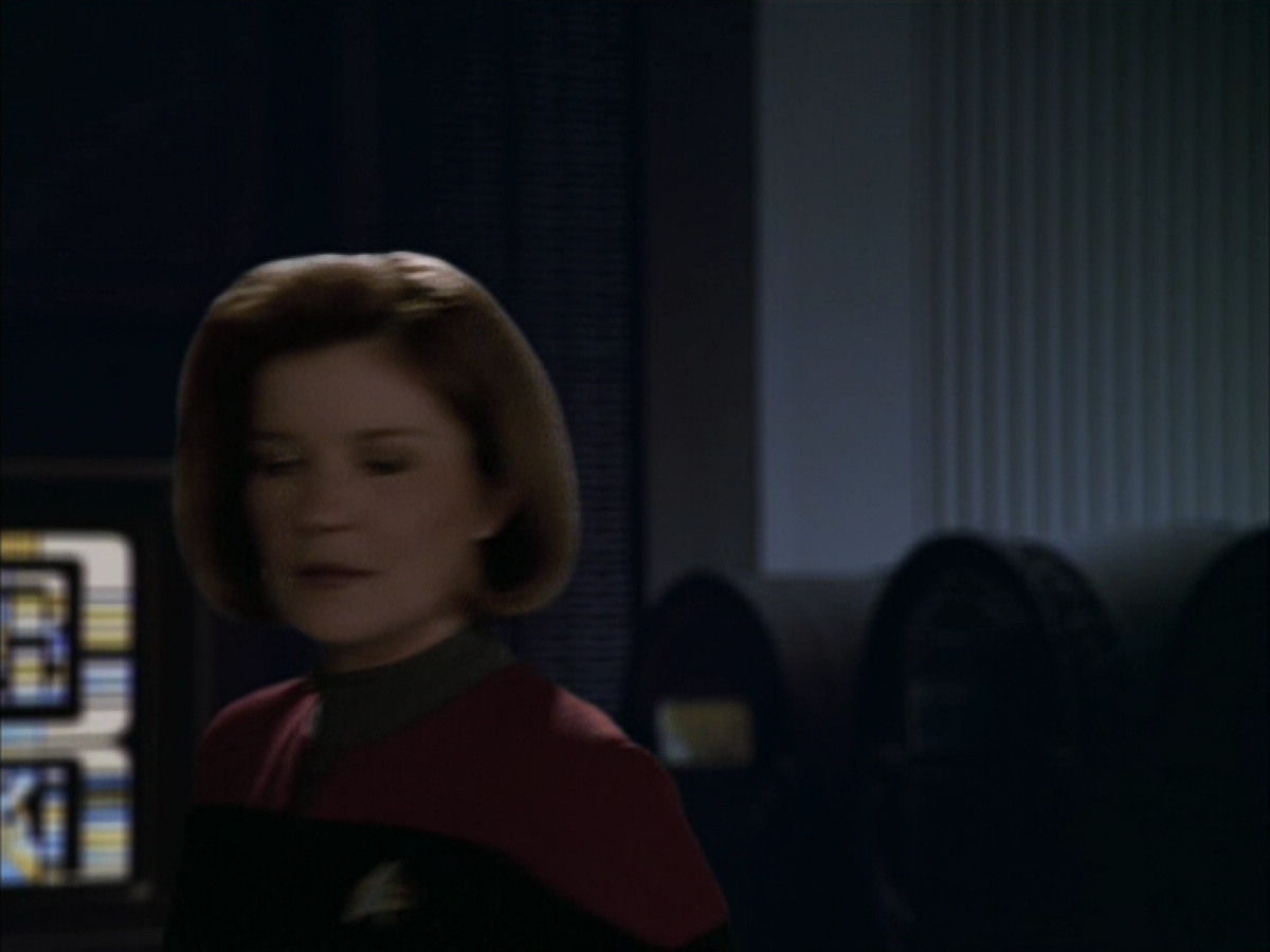 extant_StarTrek_VOY_6x04-TinkerTenorDoctorSpy_02197.jpg