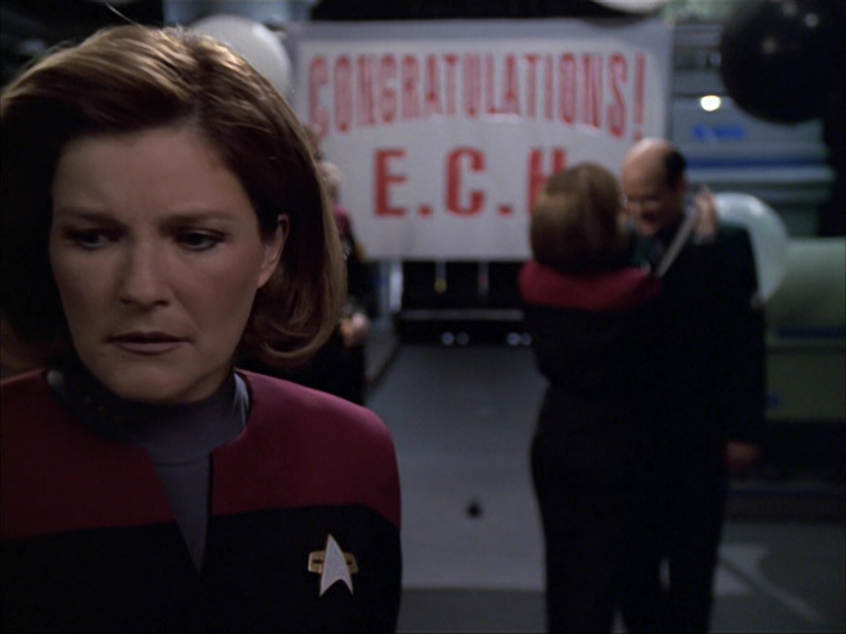 extant_StarTrek_VOY_6x04-TinkerTenorDoctorSpy_02198.jpg
