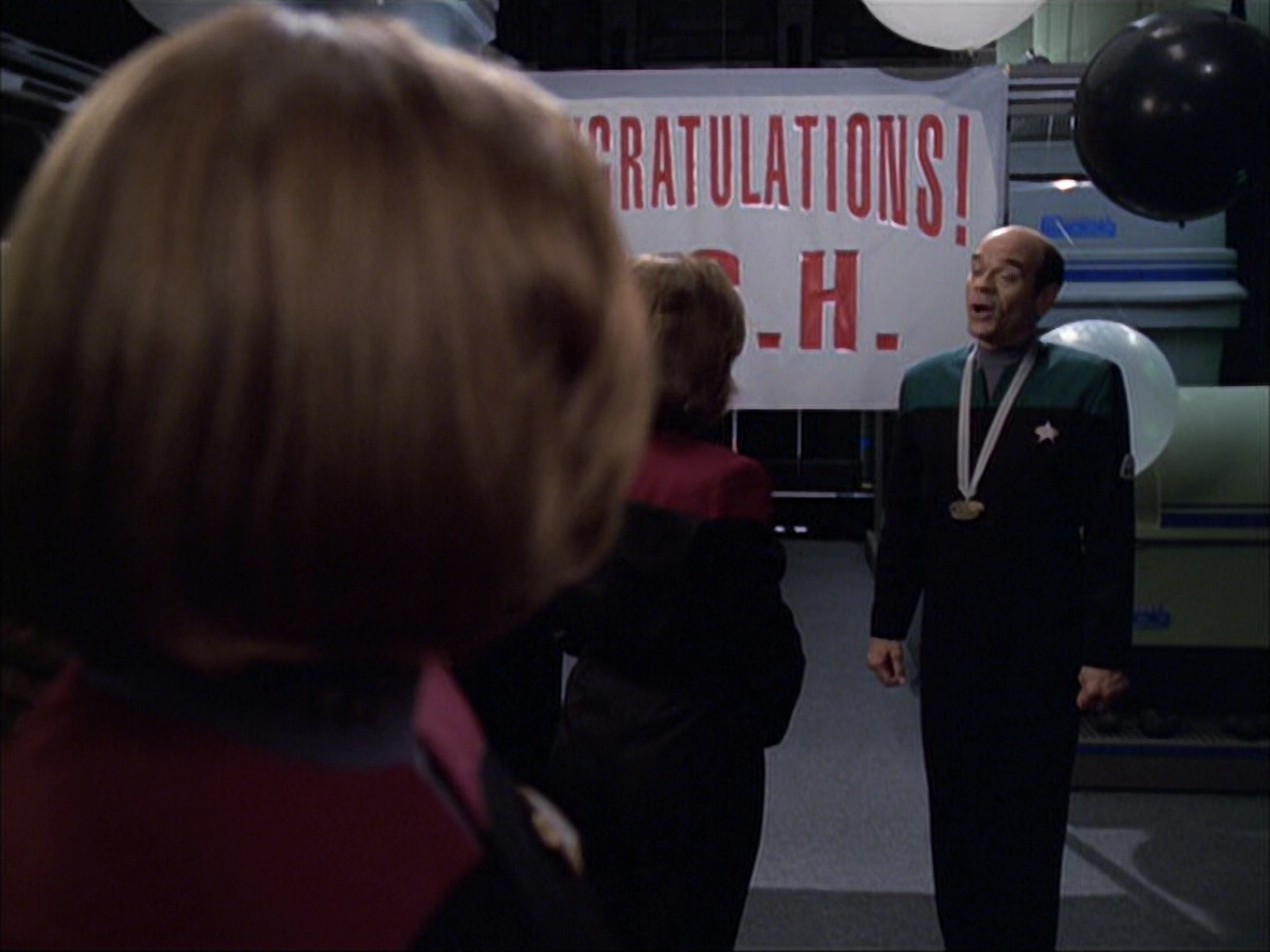 extant_StarTrek_VOY_6x04-TinkerTenorDoctorSpy_02203.jpg