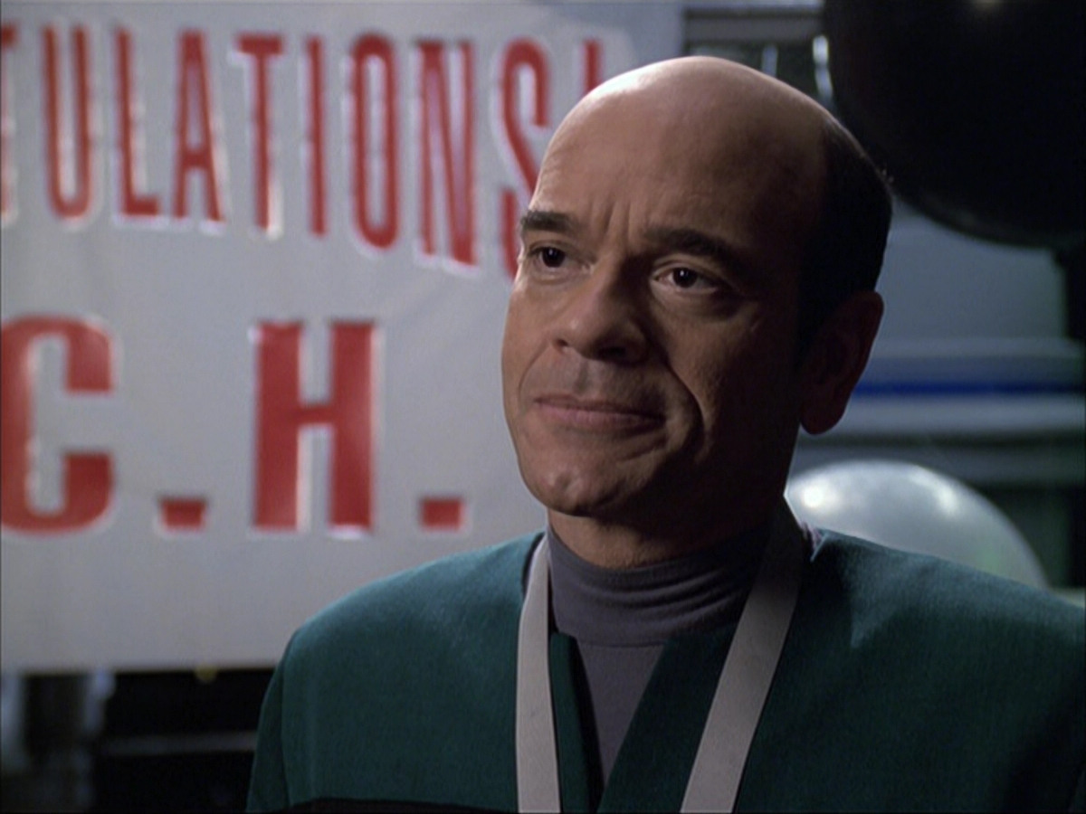 extant_StarTrek_VOY_6x04-TinkerTenorDoctorSpy_02217.jpg