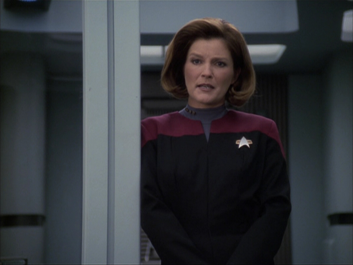 extant_StarTrek_VOY_6x04-TinkerTenorDoctorSpy_02439.jpg