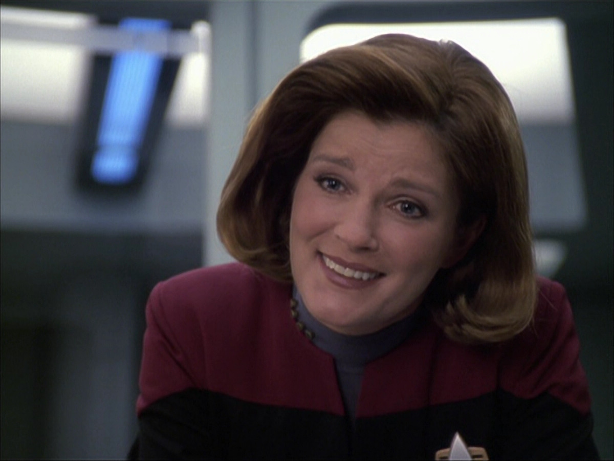 extant_StarTrek_VOY_6x04-TinkerTenorDoctorSpy_02450.jpg