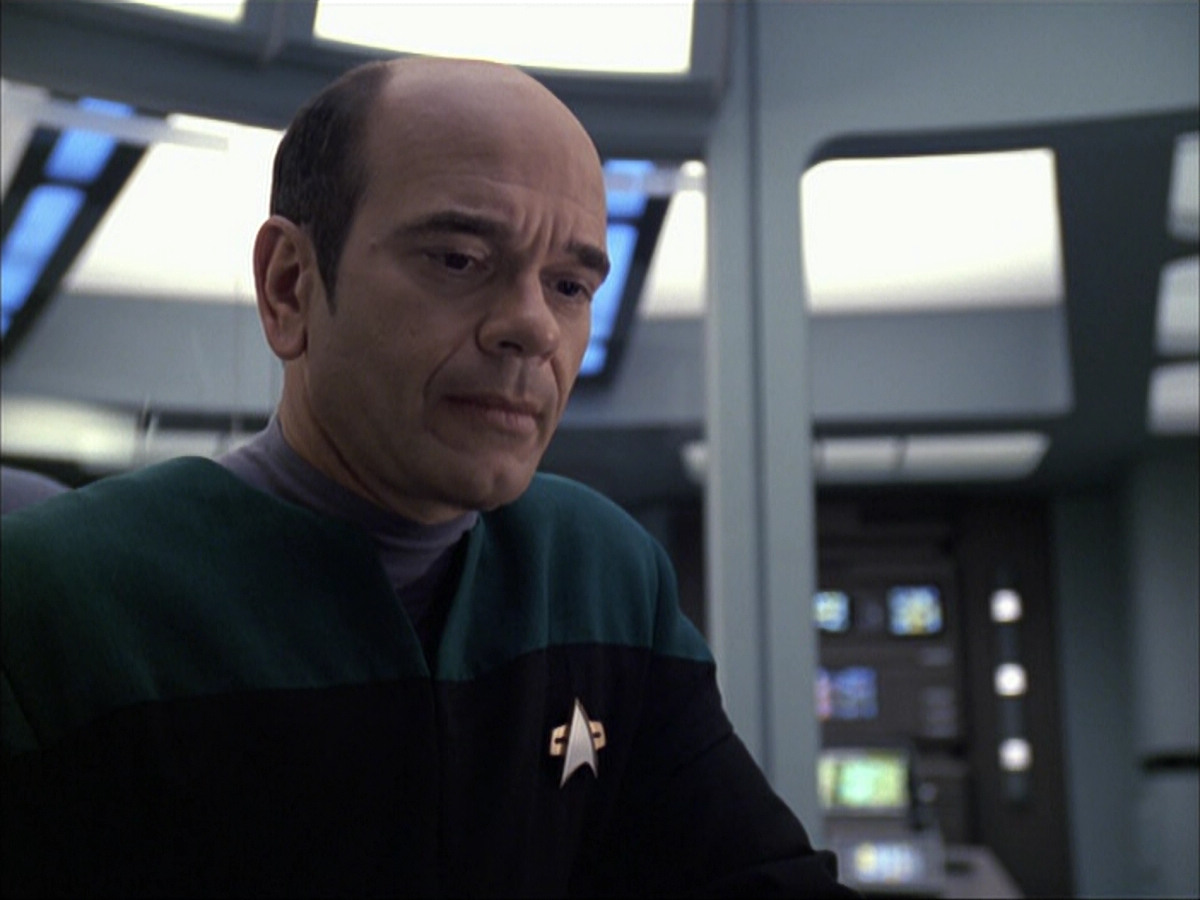 extant_StarTrek_VOY_6x04-TinkerTenorDoctorSpy_02472.jpg