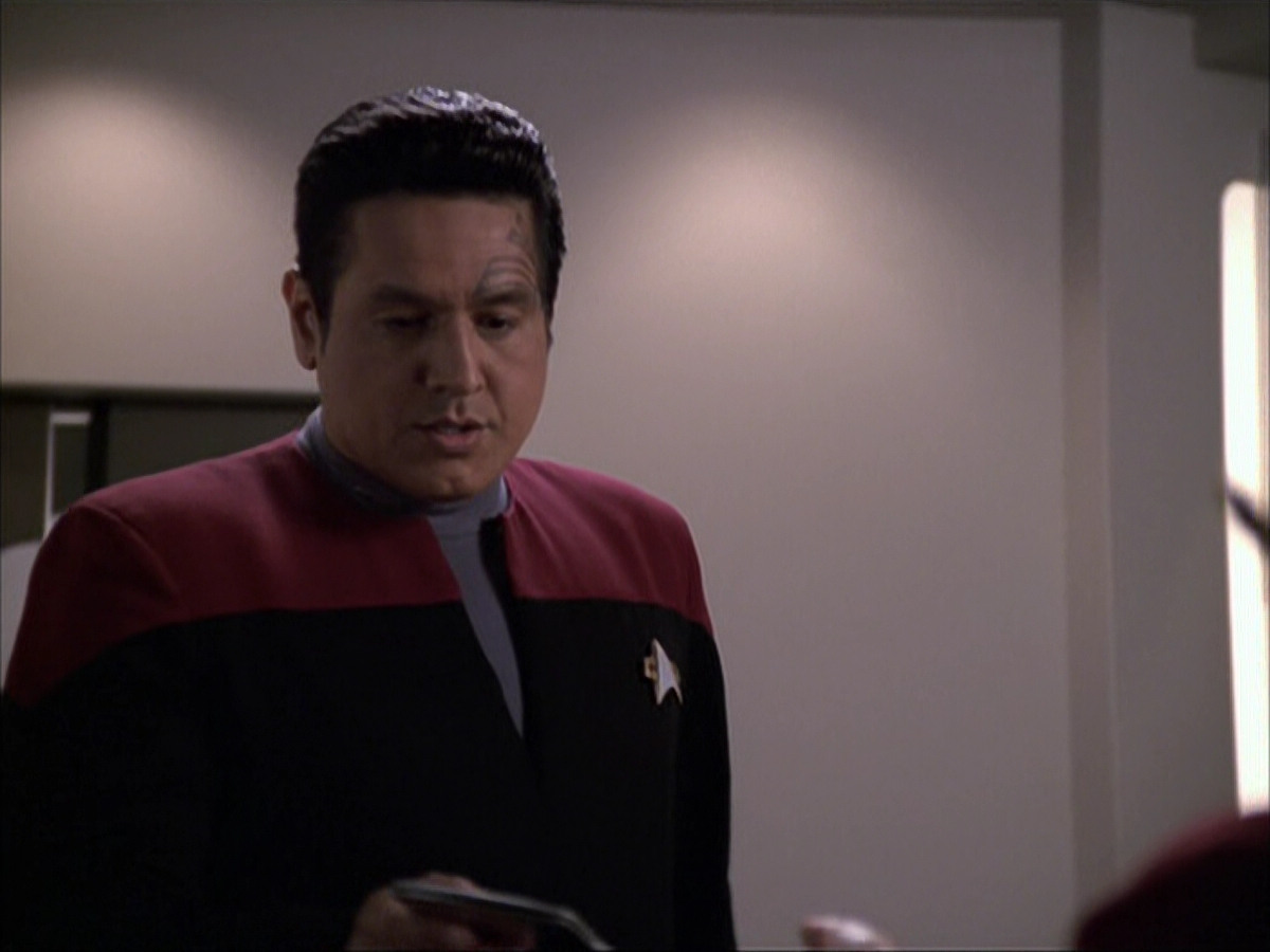 extant_StarTrek_VOY_6x04-TinkerTenorDoctorSpy_02479.jpg