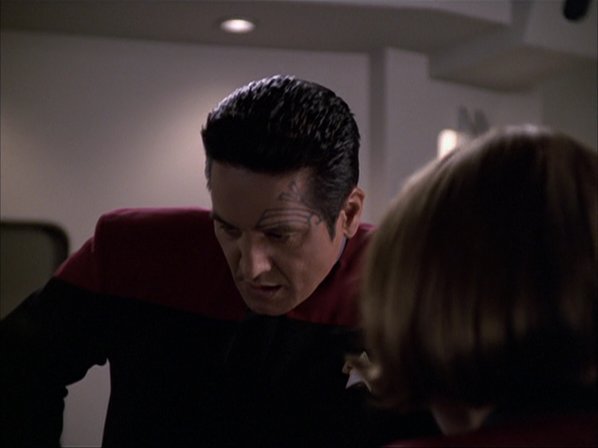 extant_StarTrek_VOY_6x04-TinkerTenorDoctorSpy_02483.jpg