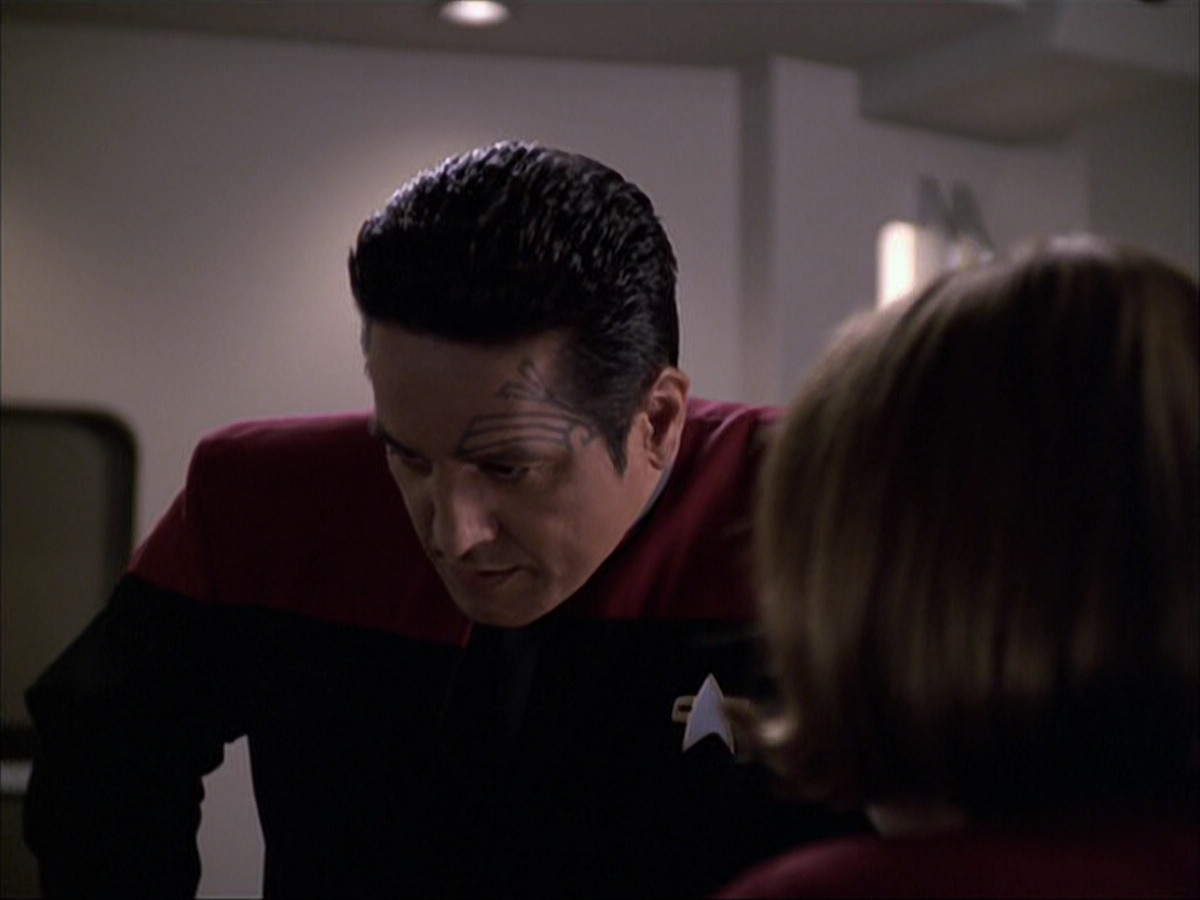 extant_StarTrek_VOY_6x04-TinkerTenorDoctorSpy_02484.jpg
