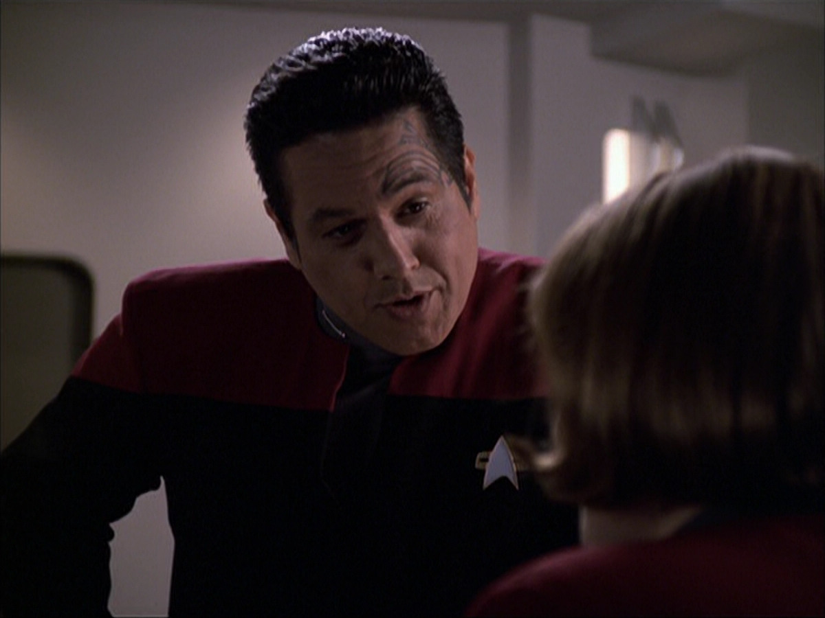 extant_StarTrek_VOY_6x04-TinkerTenorDoctorSpy_02488.jpg