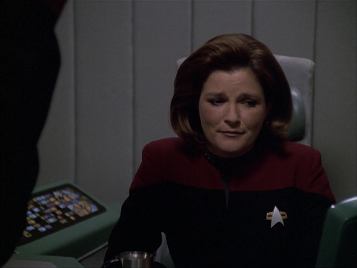 extant_StarTrek_VOY_6x04-TinkerTenorDoctorSpy_02491.jpg
