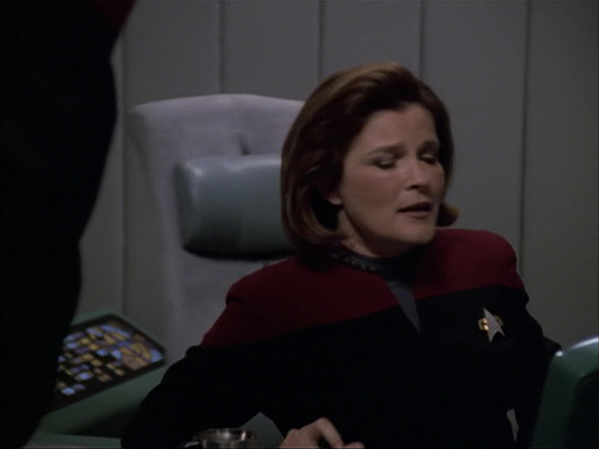 extant_StarTrek_VOY_6x04-TinkerTenorDoctorSpy_02494.jpg
