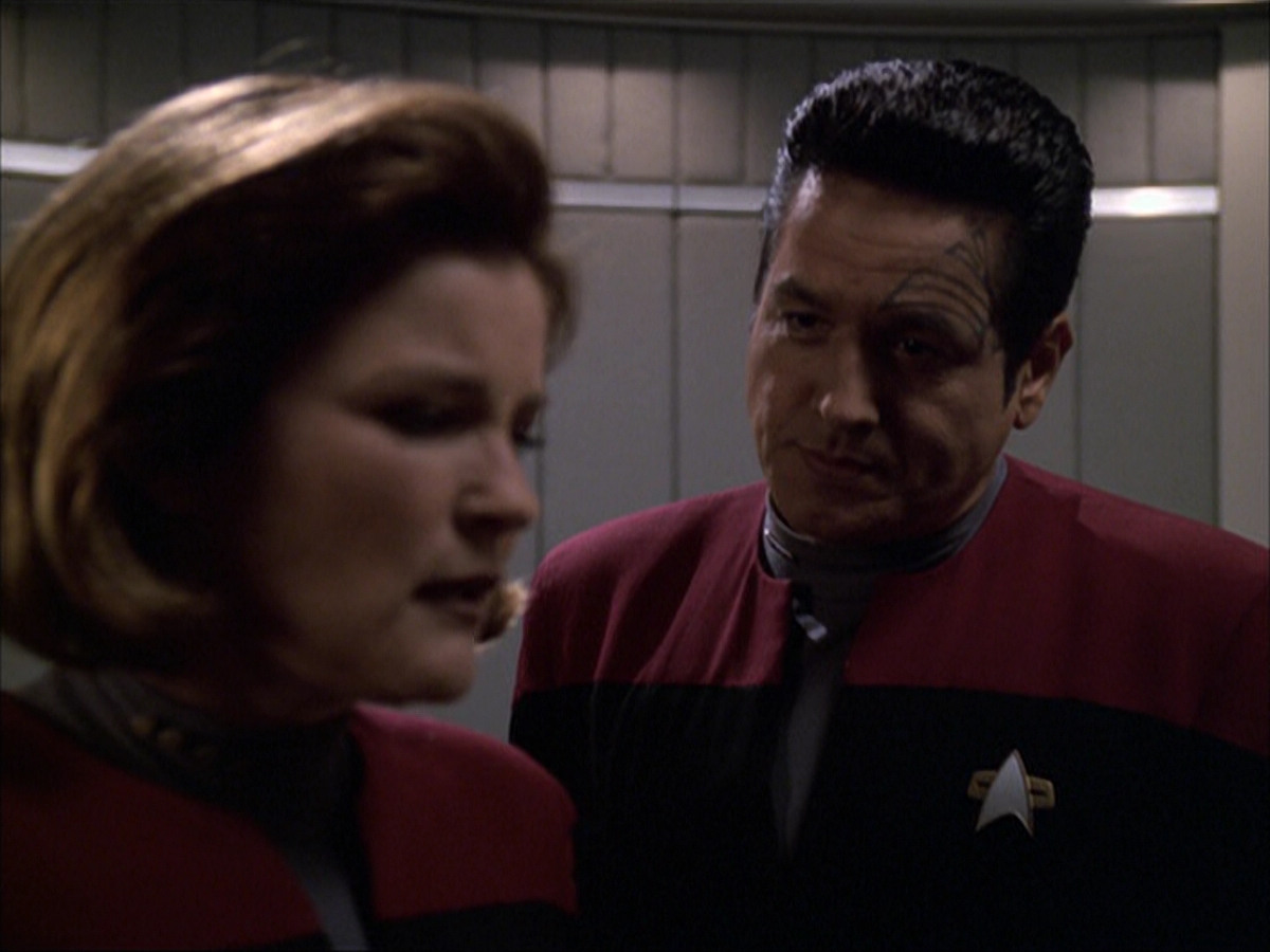 extant_StarTrek_VOY_6x04-TinkerTenorDoctorSpy_02512.jpg