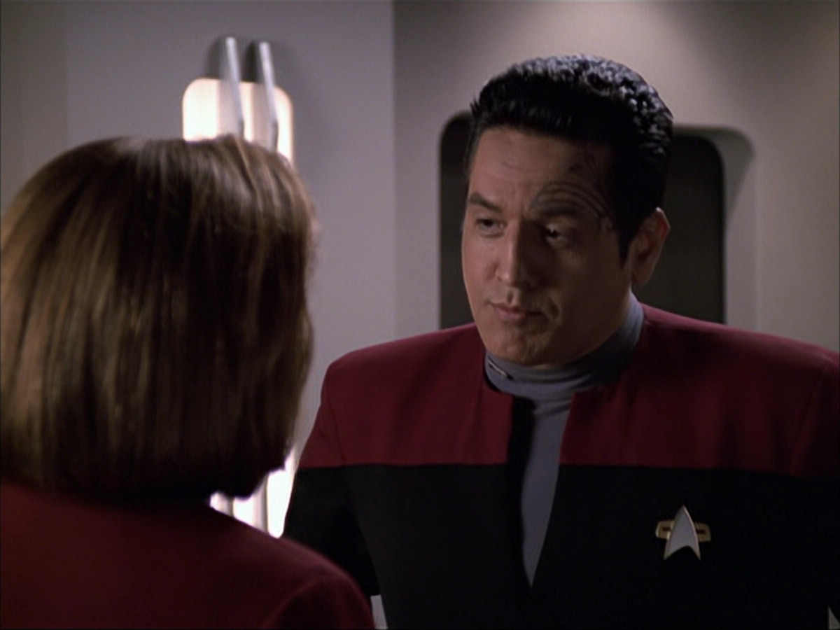 extant_StarTrek_VOY_6x04-TinkerTenorDoctorSpy_02532.jpg