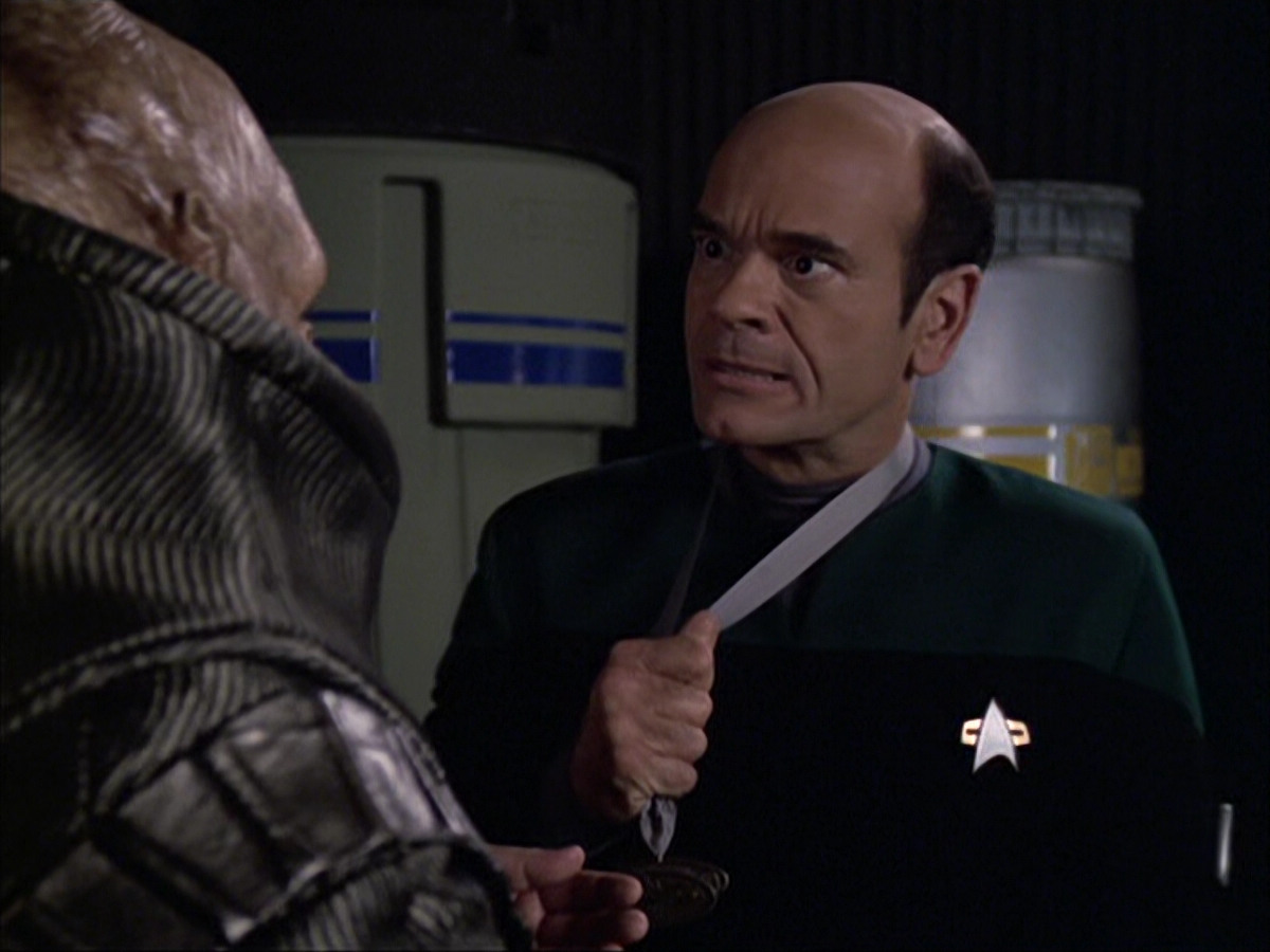 extant_StarTrek_VOY_6x04-TinkerTenorDoctorSpy_02664.jpg