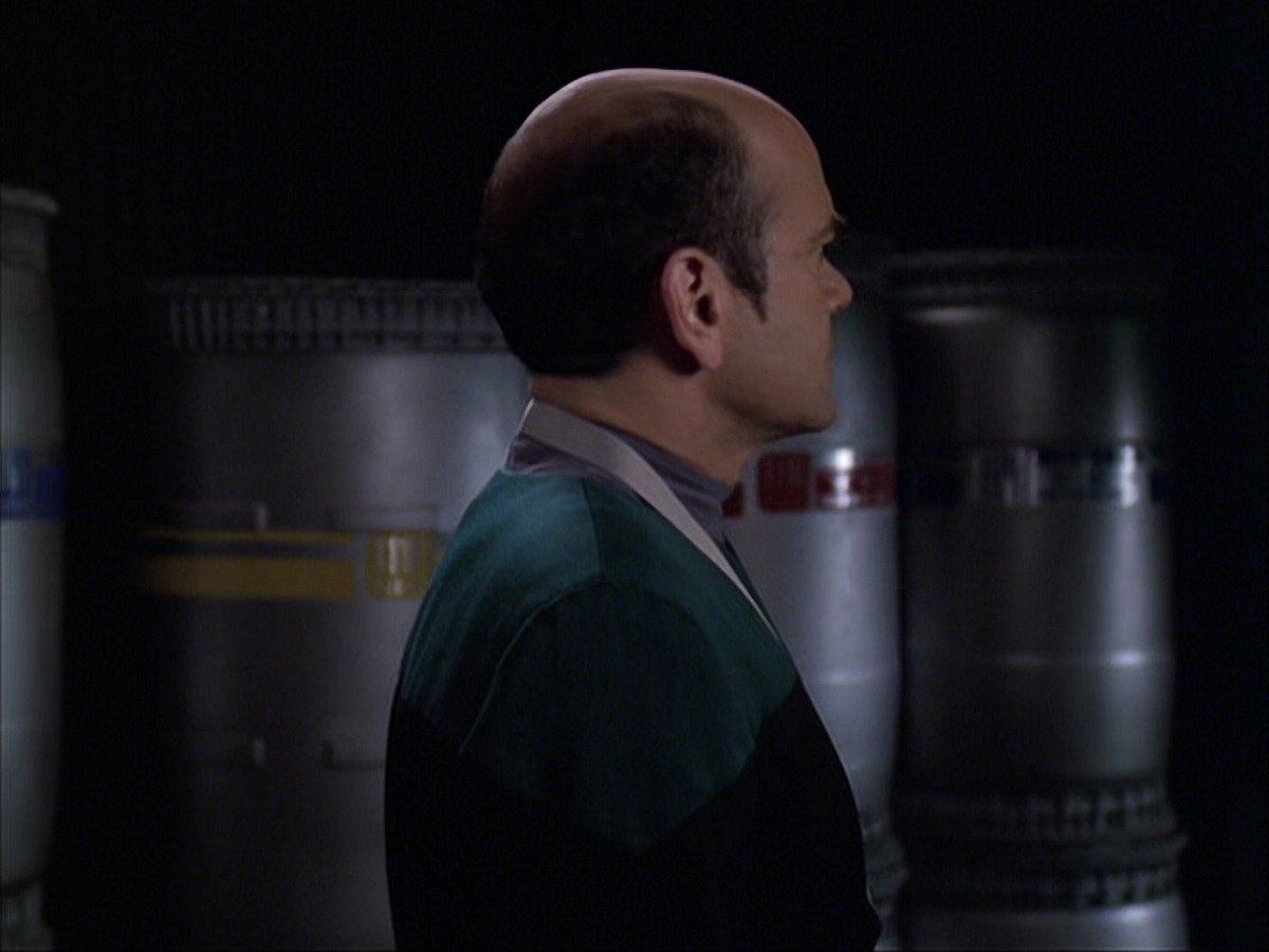 extant_StarTrek_VOY_6x04-TinkerTenorDoctorSpy_02669.jpg