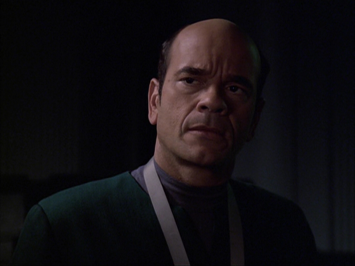 extant_StarTrek_VOY_6x04-TinkerTenorDoctorSpy_02695.jpg