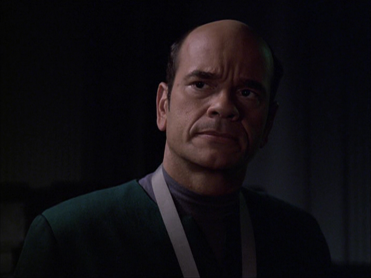 extant_StarTrek_VOY_6x04-TinkerTenorDoctorSpy_02697.jpg