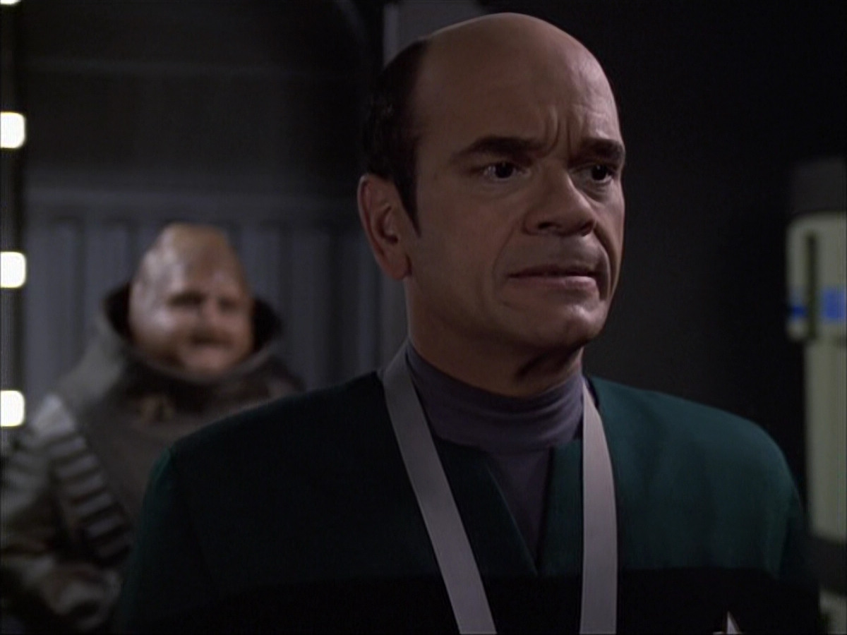 extant_StarTrek_VOY_6x04-TinkerTenorDoctorSpy_02712.jpg
