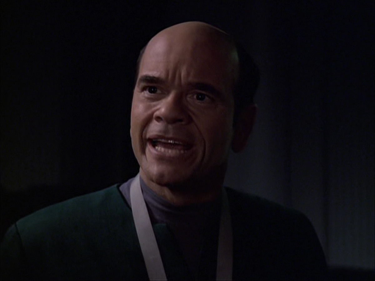 extant_StarTrek_VOY_6x04-TinkerTenorDoctorSpy_02727.jpg