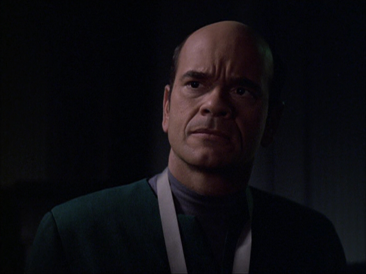 extant_StarTrek_VOY_6x04-TinkerTenorDoctorSpy_02740.jpg