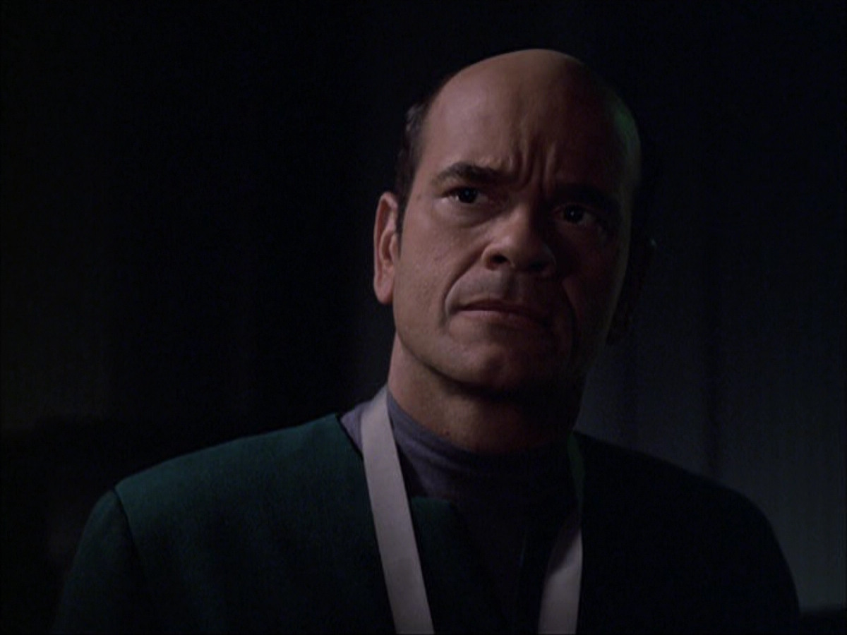 extant_StarTrek_VOY_6x04-TinkerTenorDoctorSpy_02742.jpg