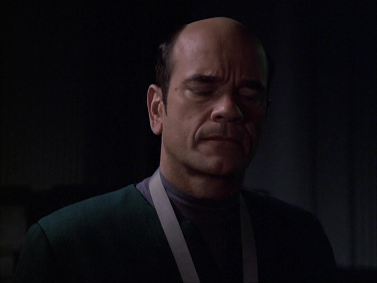 extant_StarTrek_VOY_6x04-TinkerTenorDoctorSpy_02767.jpg