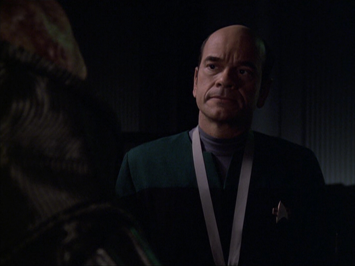 extant_StarTrek_VOY_6x04-TinkerTenorDoctorSpy_02778.jpg