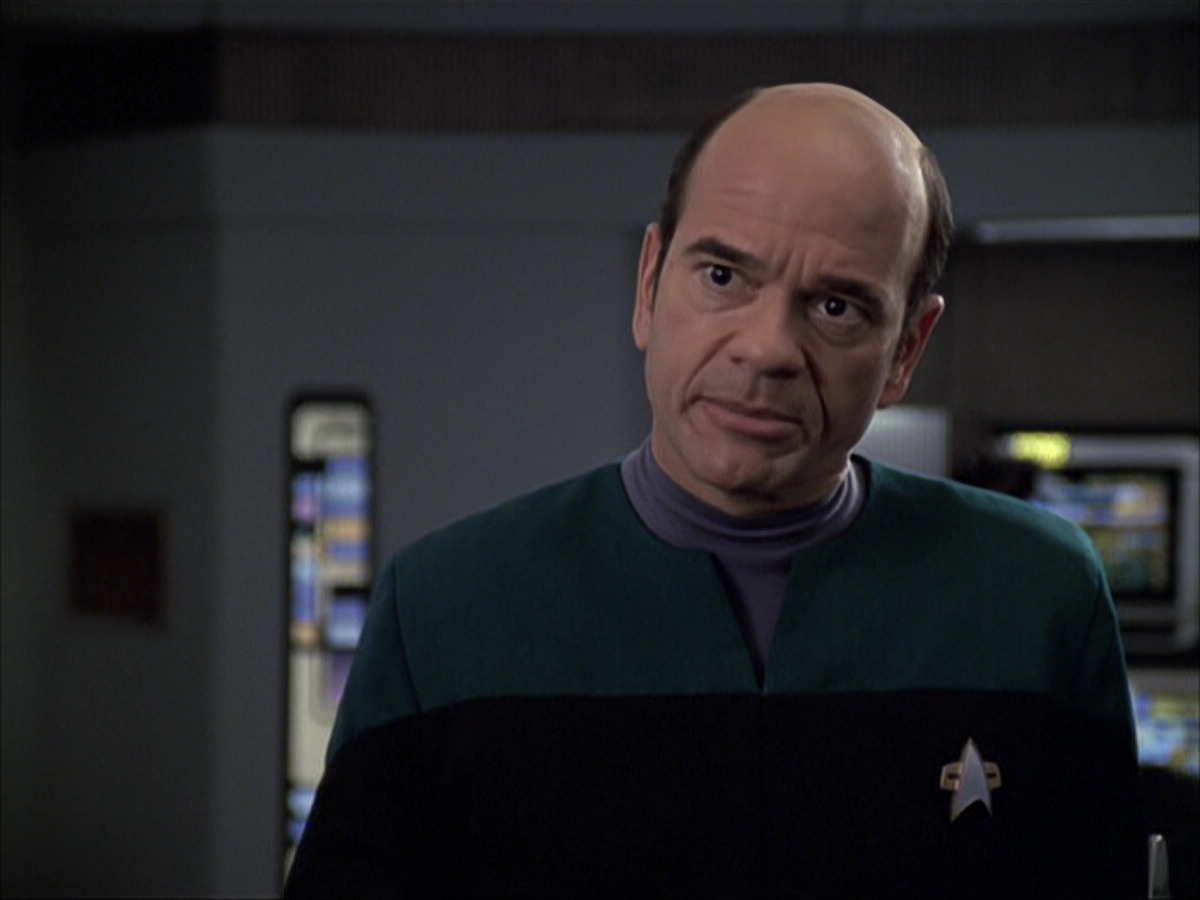extant_StarTrek_VOY_6x04-TinkerTenorDoctorSpy_02903.jpg