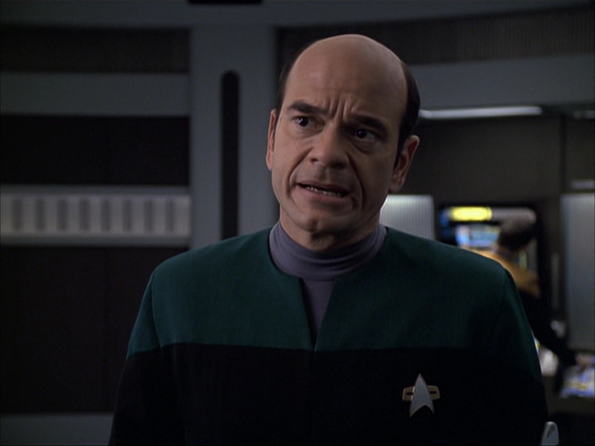extant_StarTrek_VOY_6x04-TinkerTenorDoctorSpy_02929.jpg