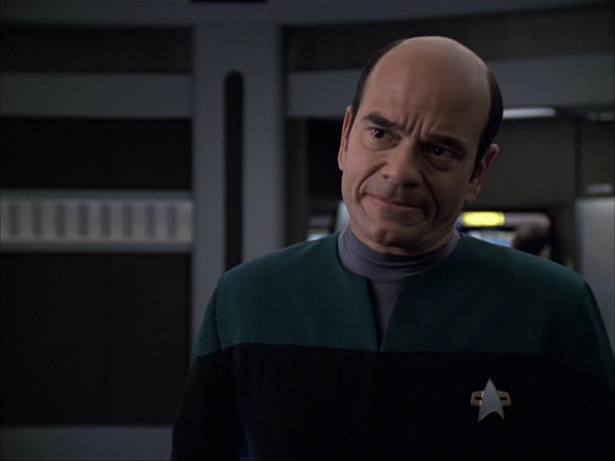 extant_StarTrek_VOY_6x04-TinkerTenorDoctorSpy_02937.jpg